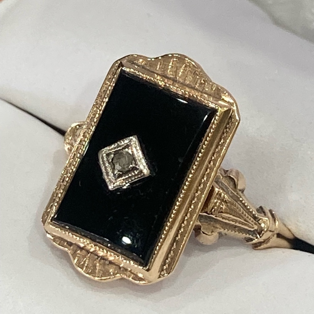 Art Deco 10k genuine diamond and onyx Ring